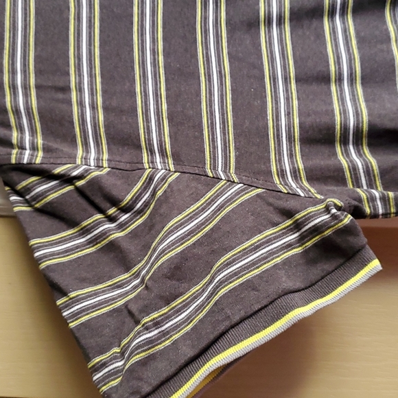 Dark gray and green polo - Picture 6 of 7